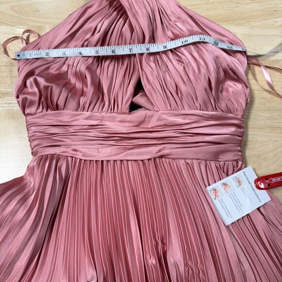 Elegant Pink Halter Maxi Dress - Picture 6 of 11